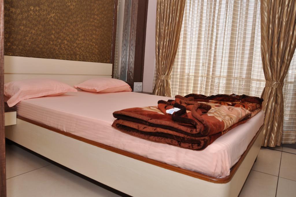 Raval Bunglow Hotel Panchgani Exterior foto