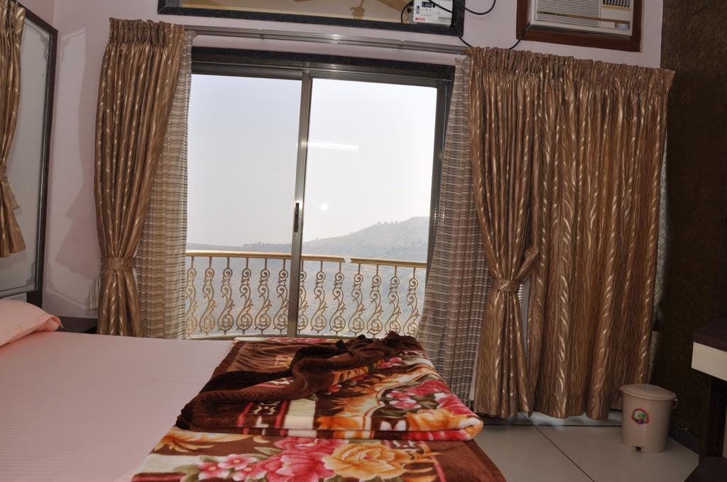 Raval Bunglow Hotel Panchgani Habitación foto